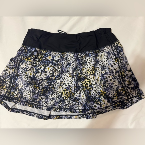 Lululemon Athletica | Pace Revival Skirt | Floral Metropolis | Size 6 - Picture 3 of 6